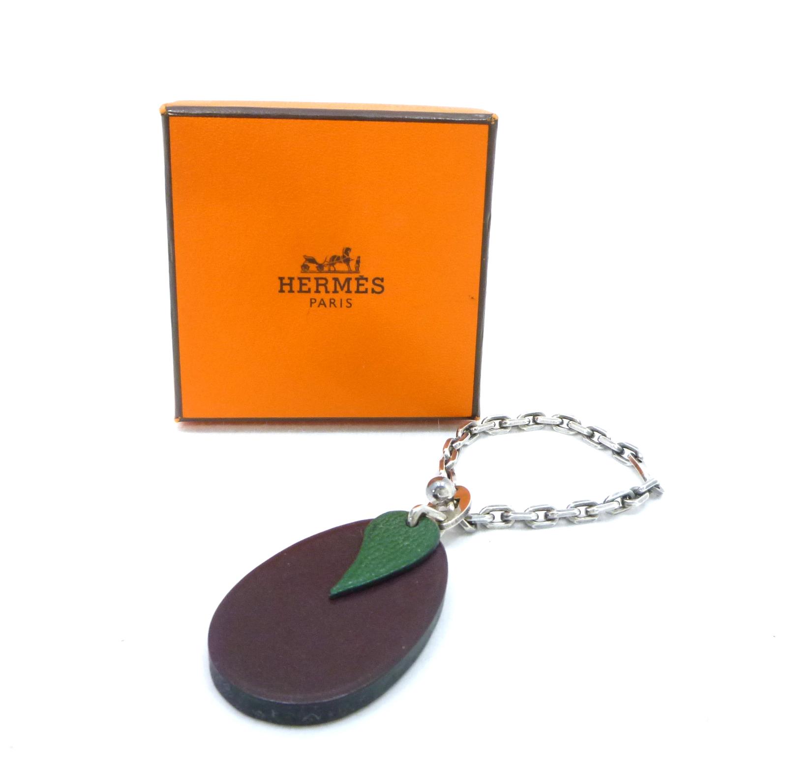 エルメス プラム モチーフ キーホルダー バッグチャーム ボルドー スターリングシルバー