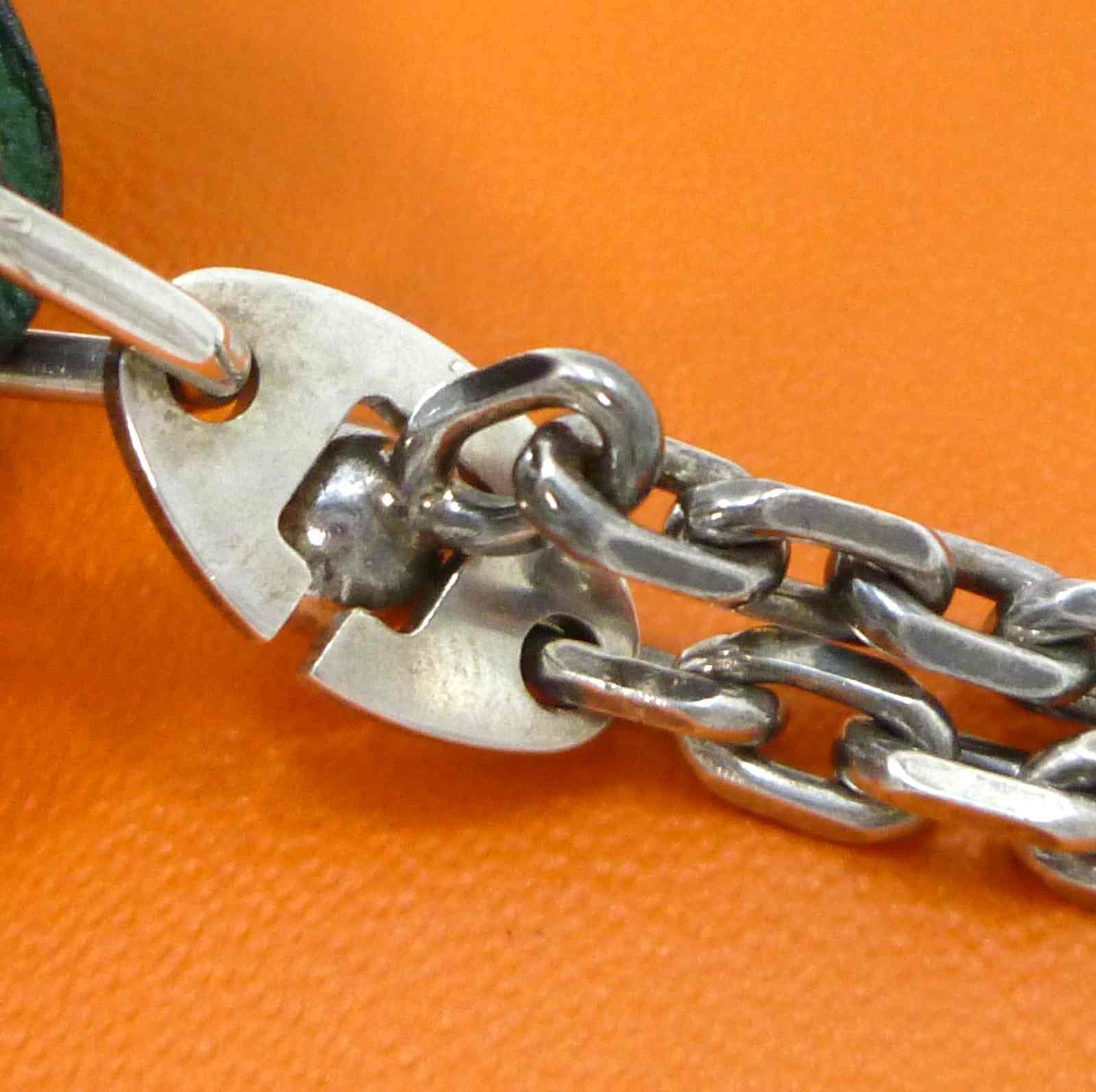 エルメス プラム モチーフ キーホルダー バッグチャーム ボルドー スターリングシルバー - Image 10